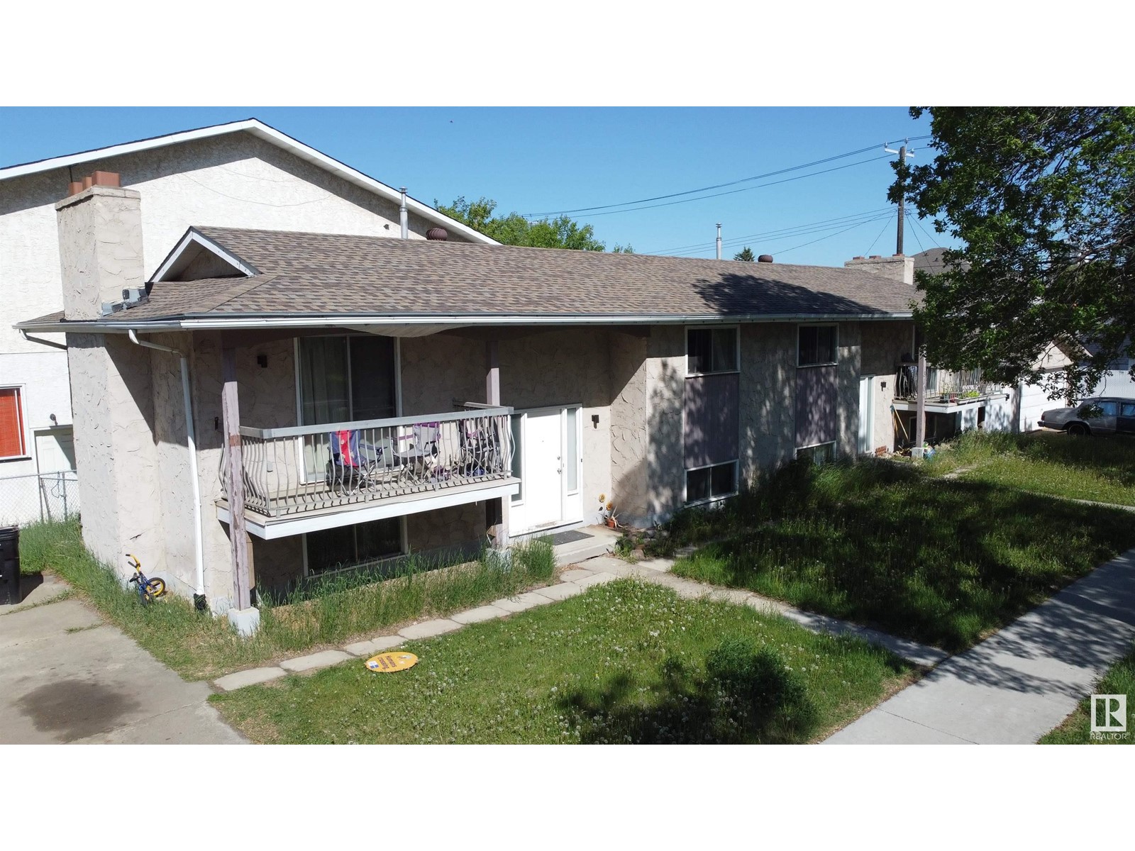 8102 & 8104 81 ST NW