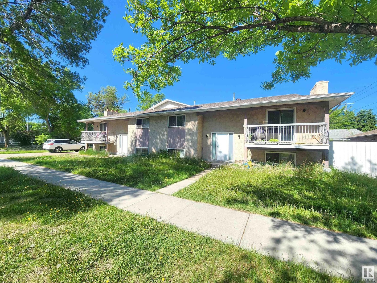8102 & 8104 81 ST NW