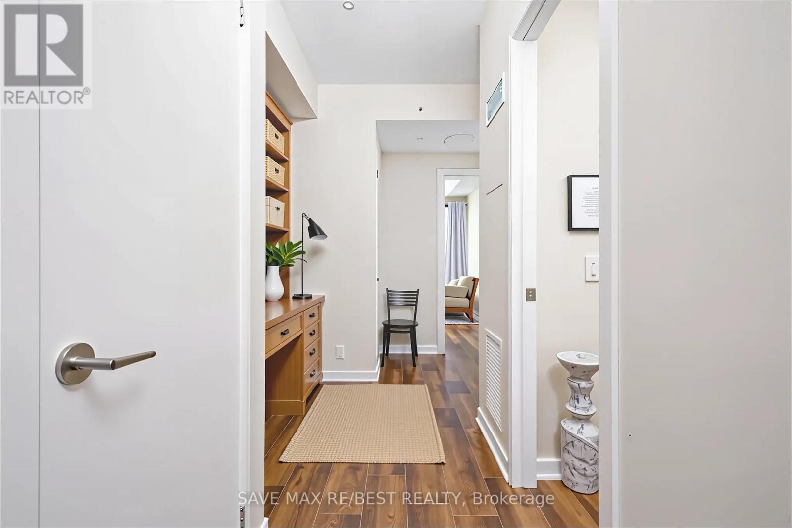 807 - 10 PARK LAWN ROAD