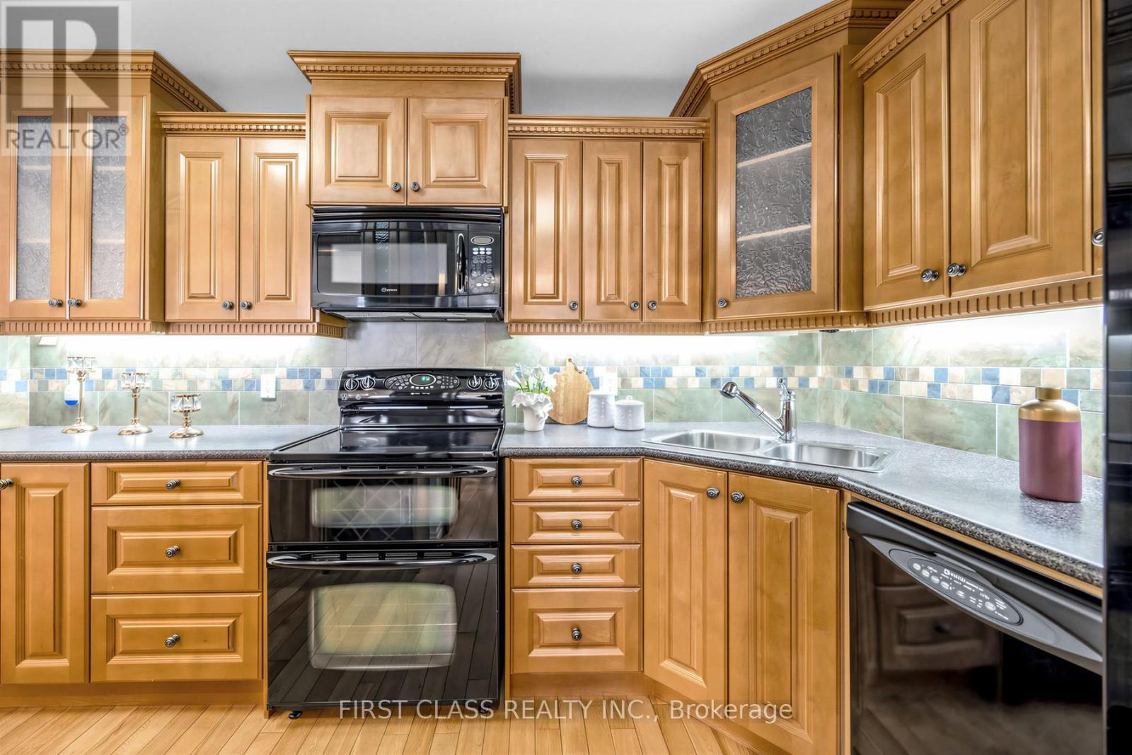 1007 - 362 THE EAST MALL ROAD