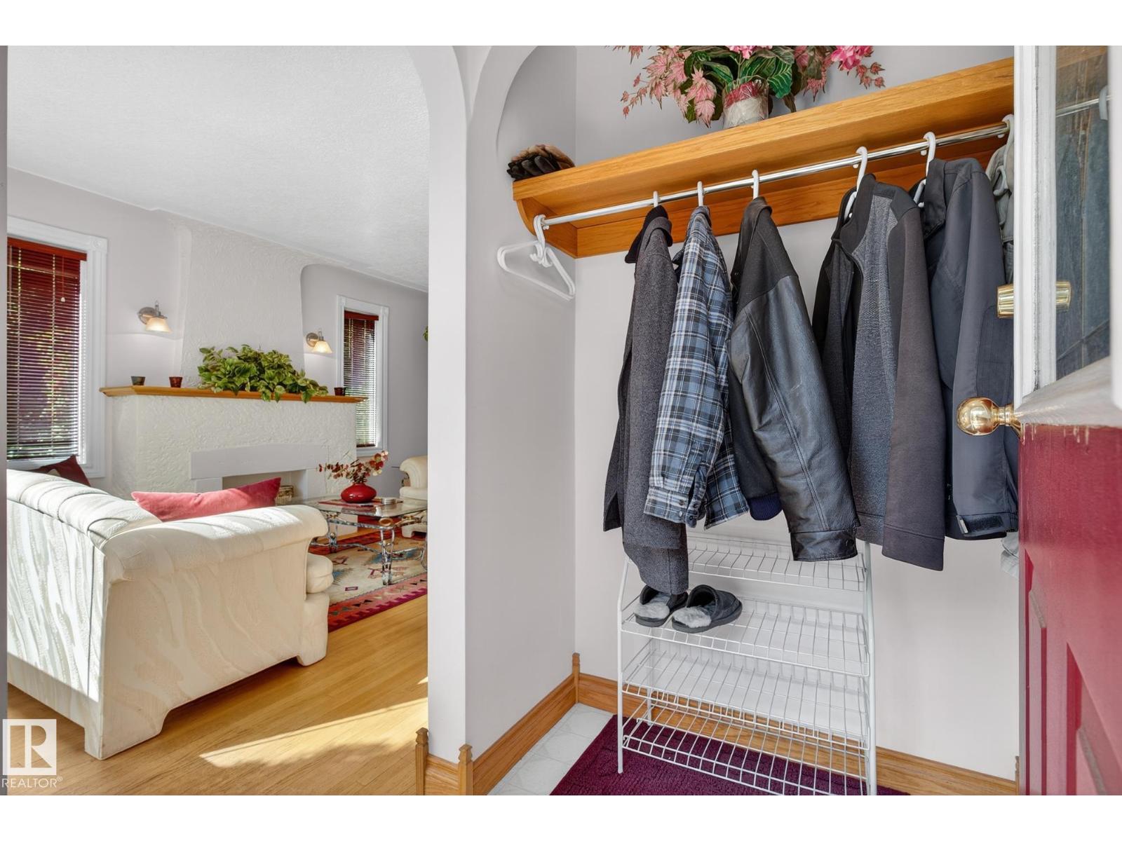 12008 79 ST NW