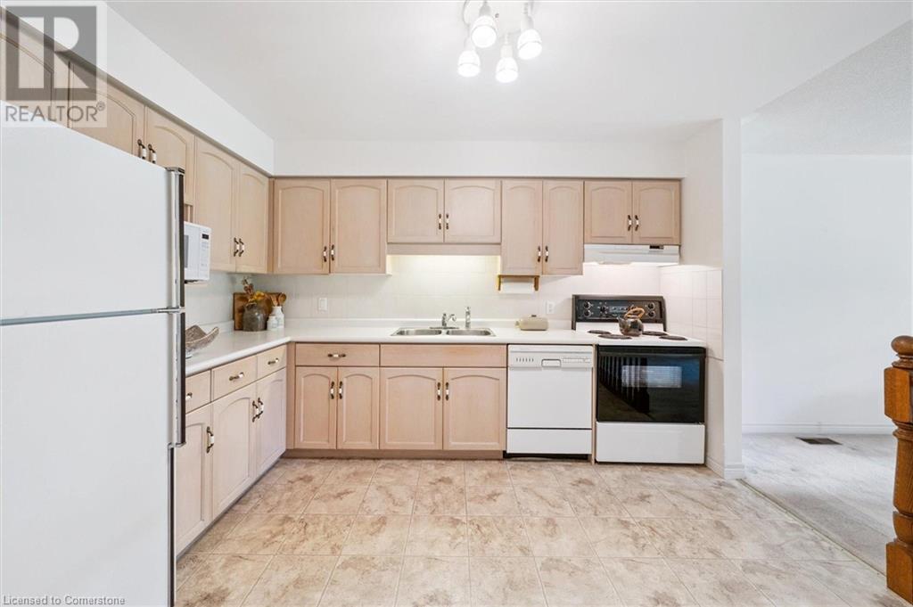 3 GARDENVIEW Court