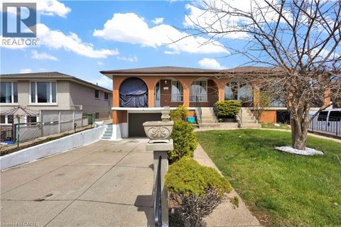 304 CELTIC Drive Stoney Creek ON L8E3S2