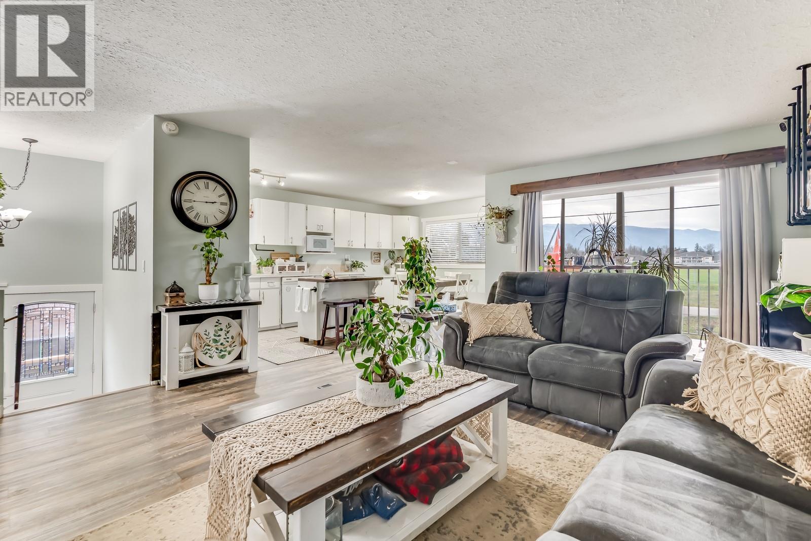 305A Kildonan Avenue