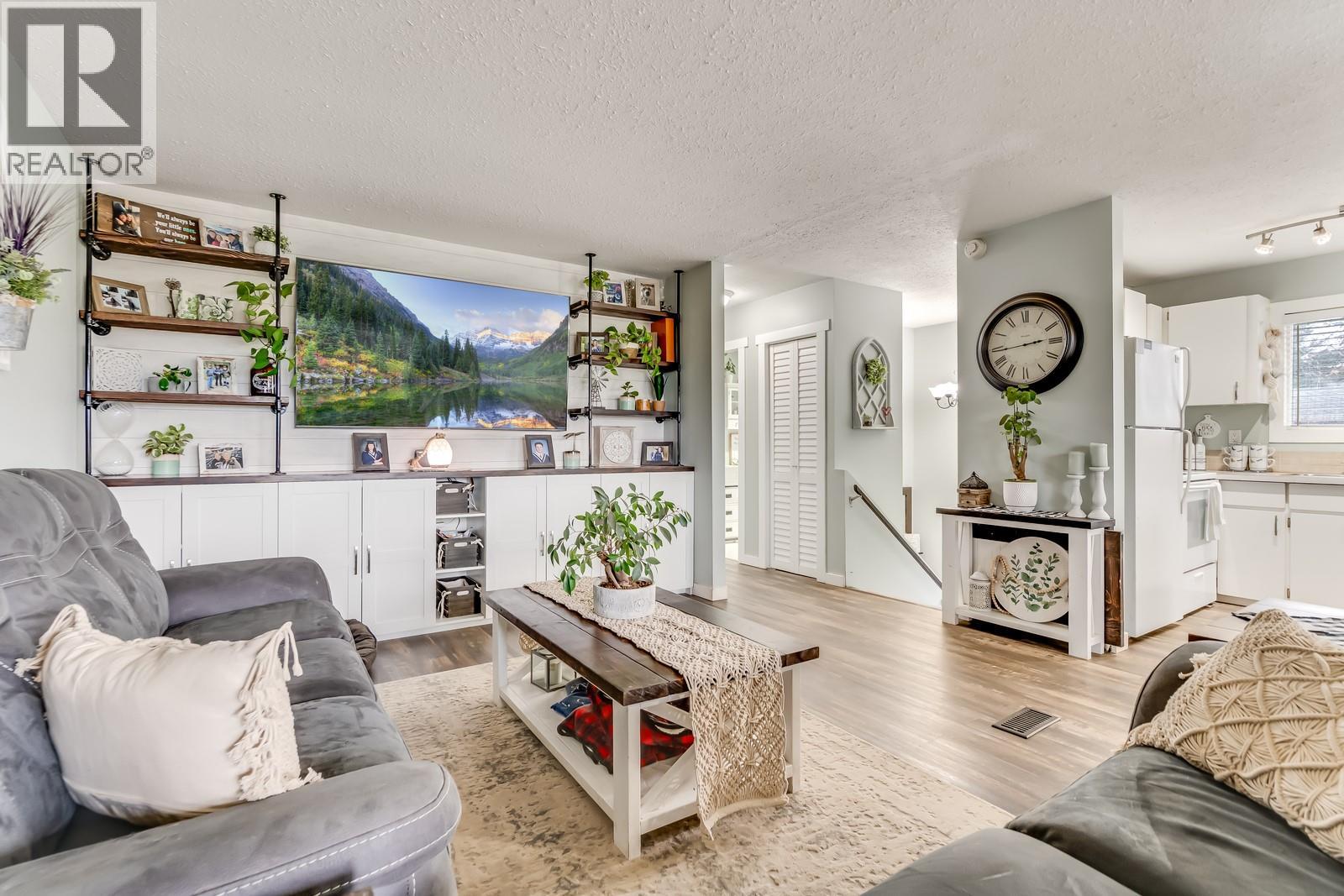 305A Kildonan Avenue