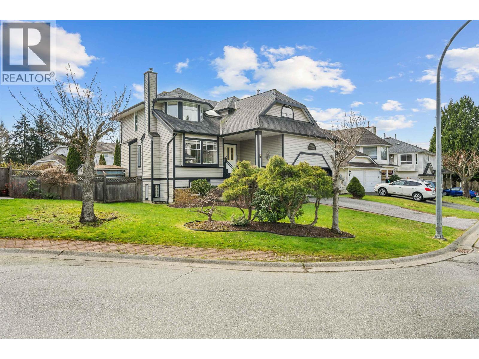 3 SIMON FRASER COURT