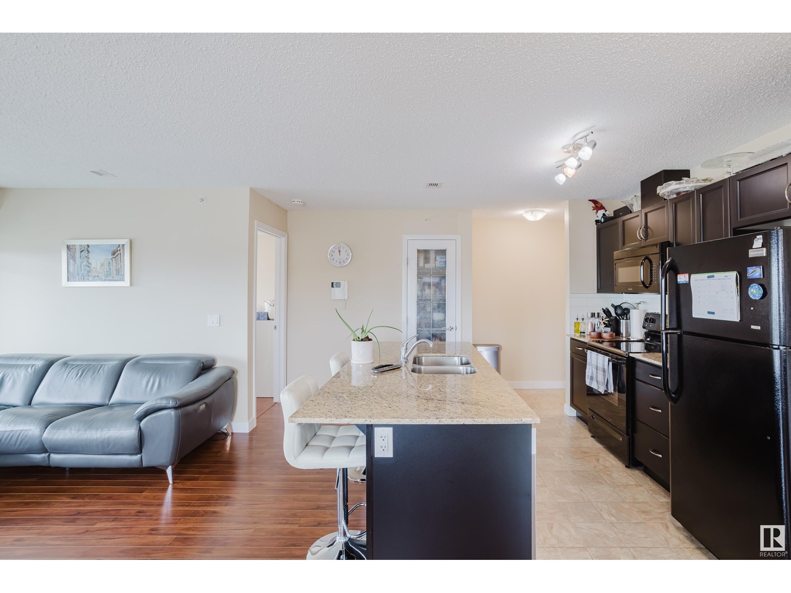#415 12650 142 AV NW