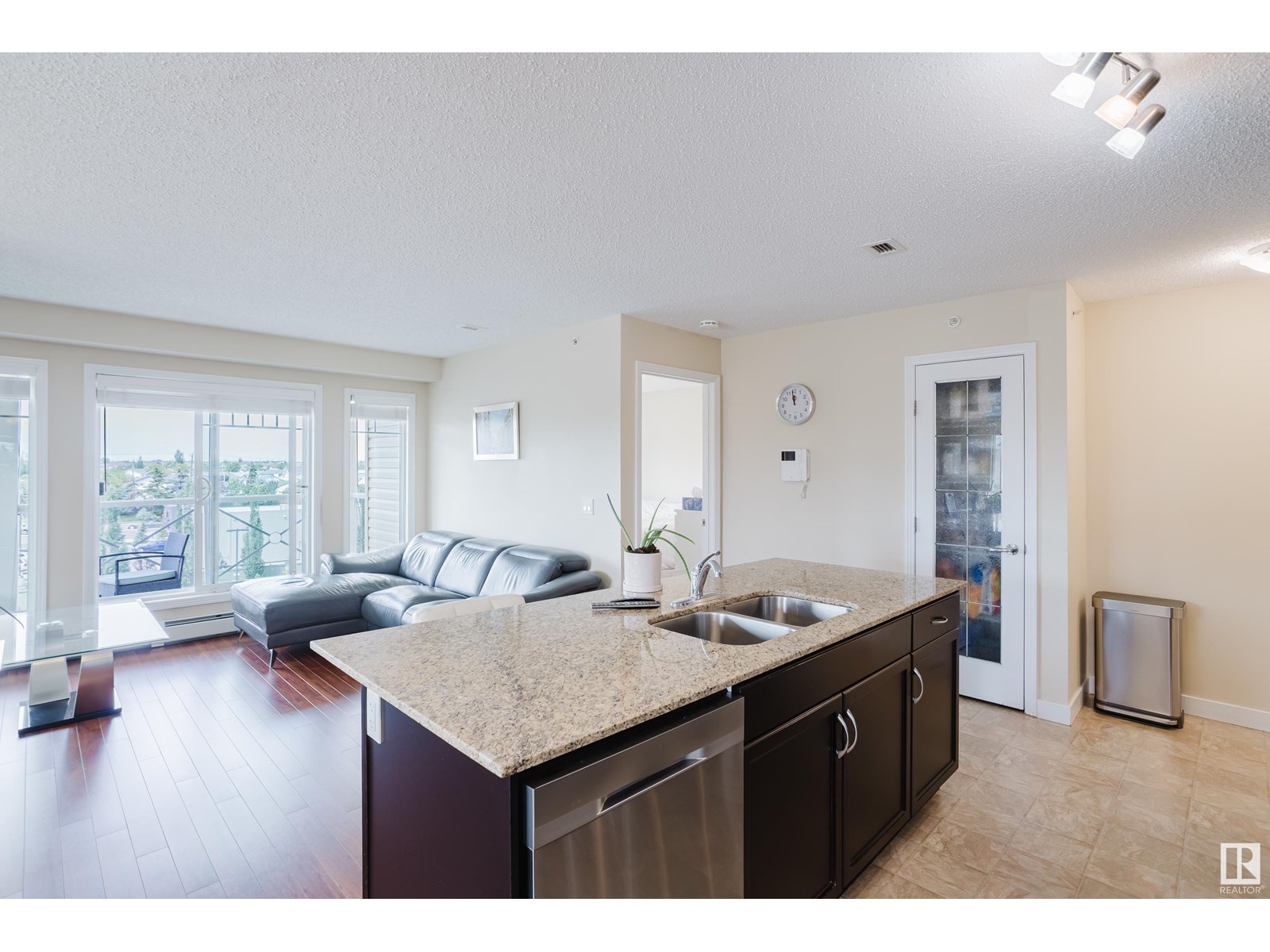#415 12650 142 AV NW