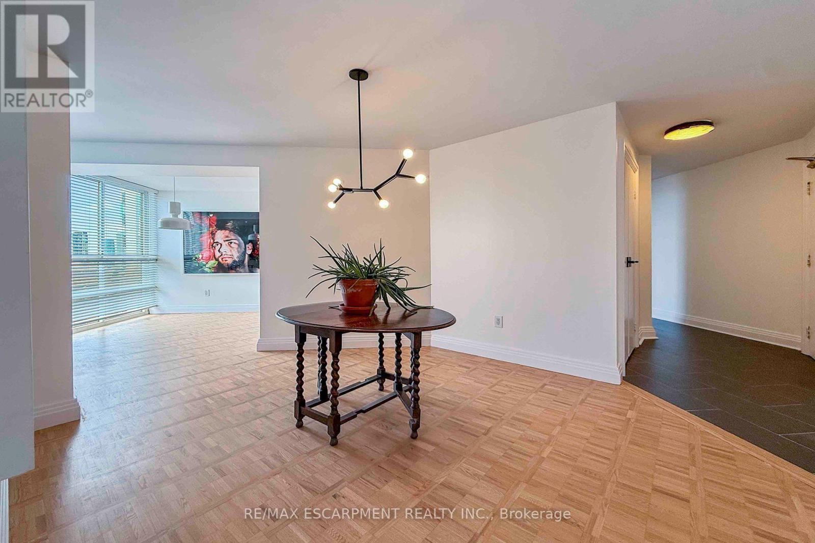 2804 - 3650 KANEFF CRESCENT