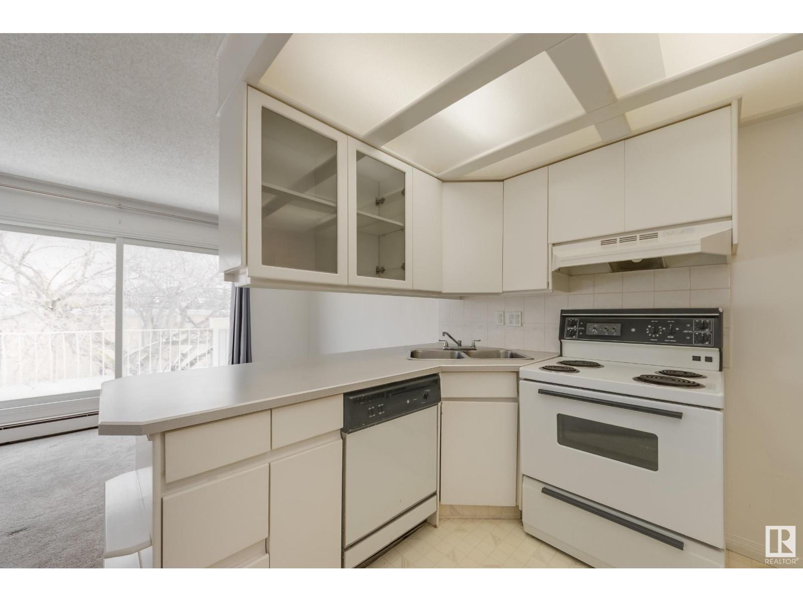 #11 10324 119 ST NW