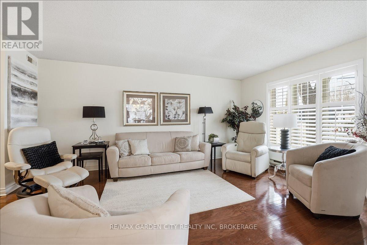 104 - 433 LINWELL ROAD