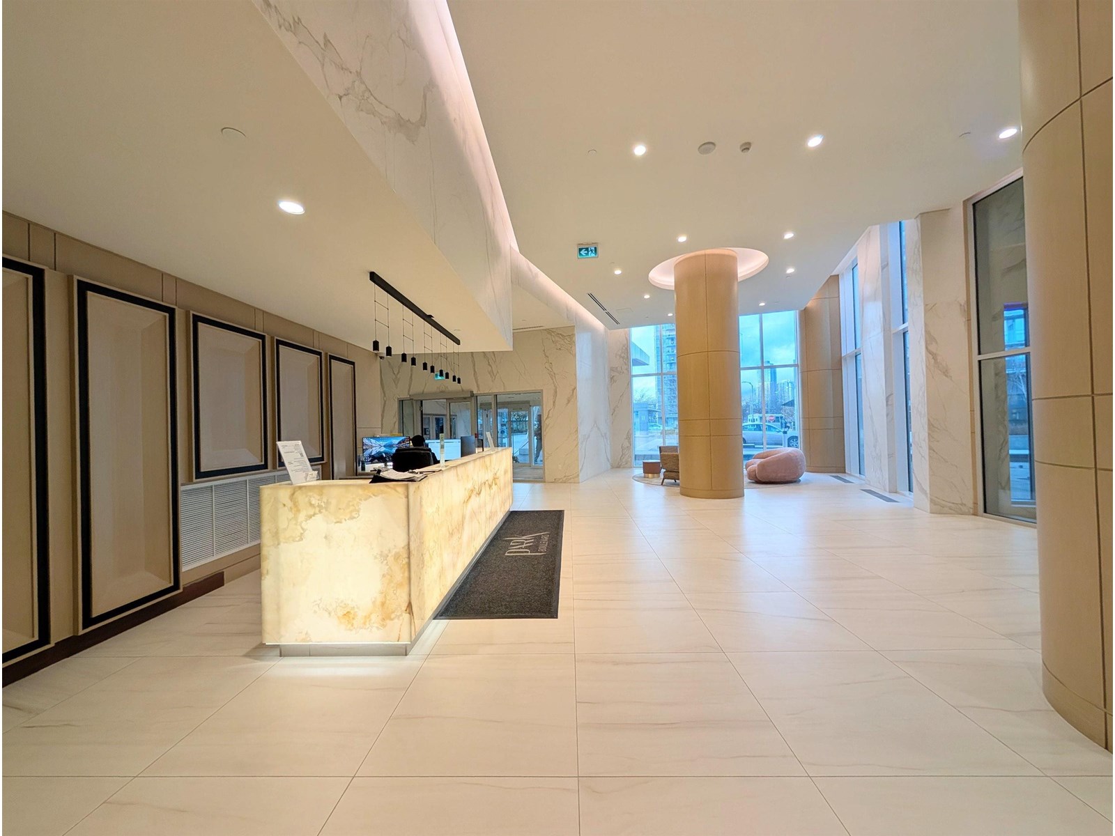 1105 9887 WHALLEY BOULEVARD