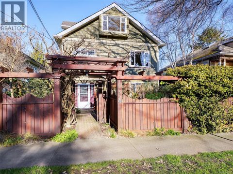 1152 Chapman St Victoria BC V8V2T6