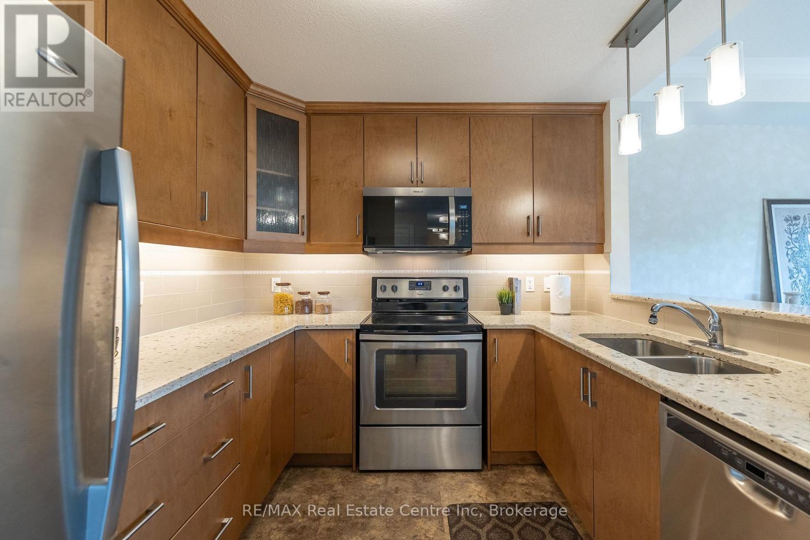 310 - 23 STUMPF STREET