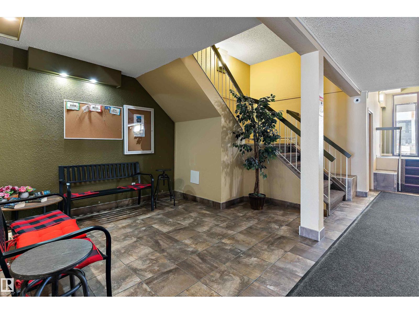 #407 3610 43 AV NW