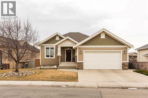 12 Cougar Cove N Lethbridge AB T1H6H2
