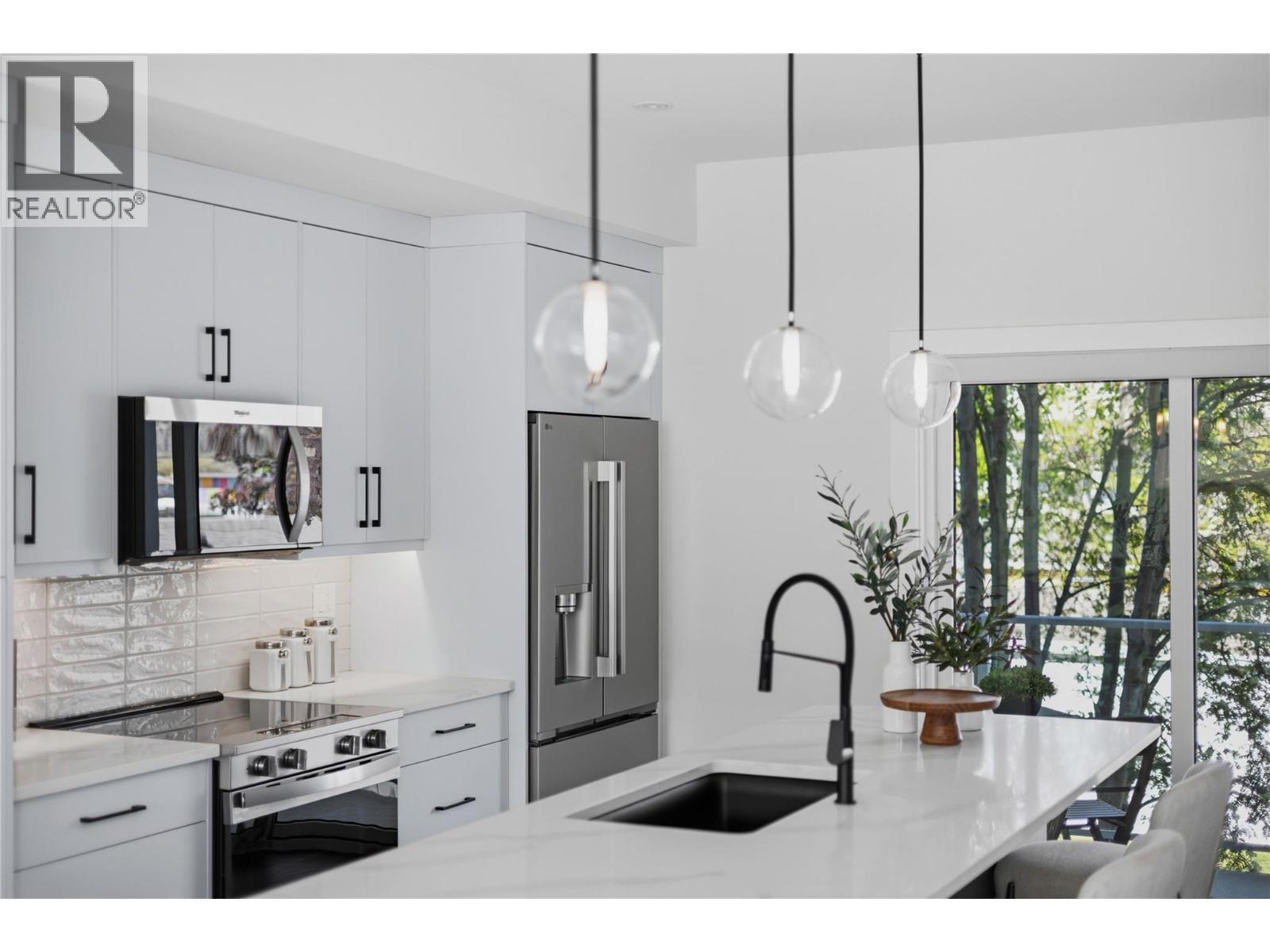 143 Green Avenue Unit# 102