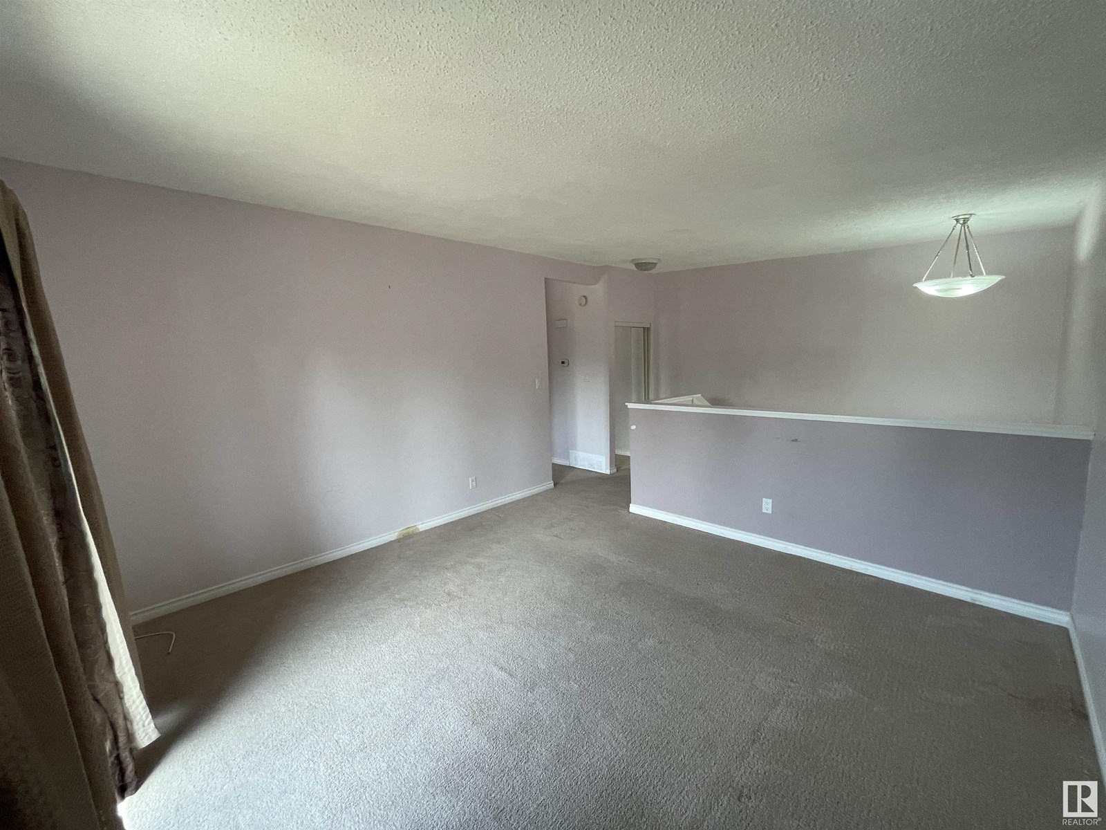 8930B 144 AV NW