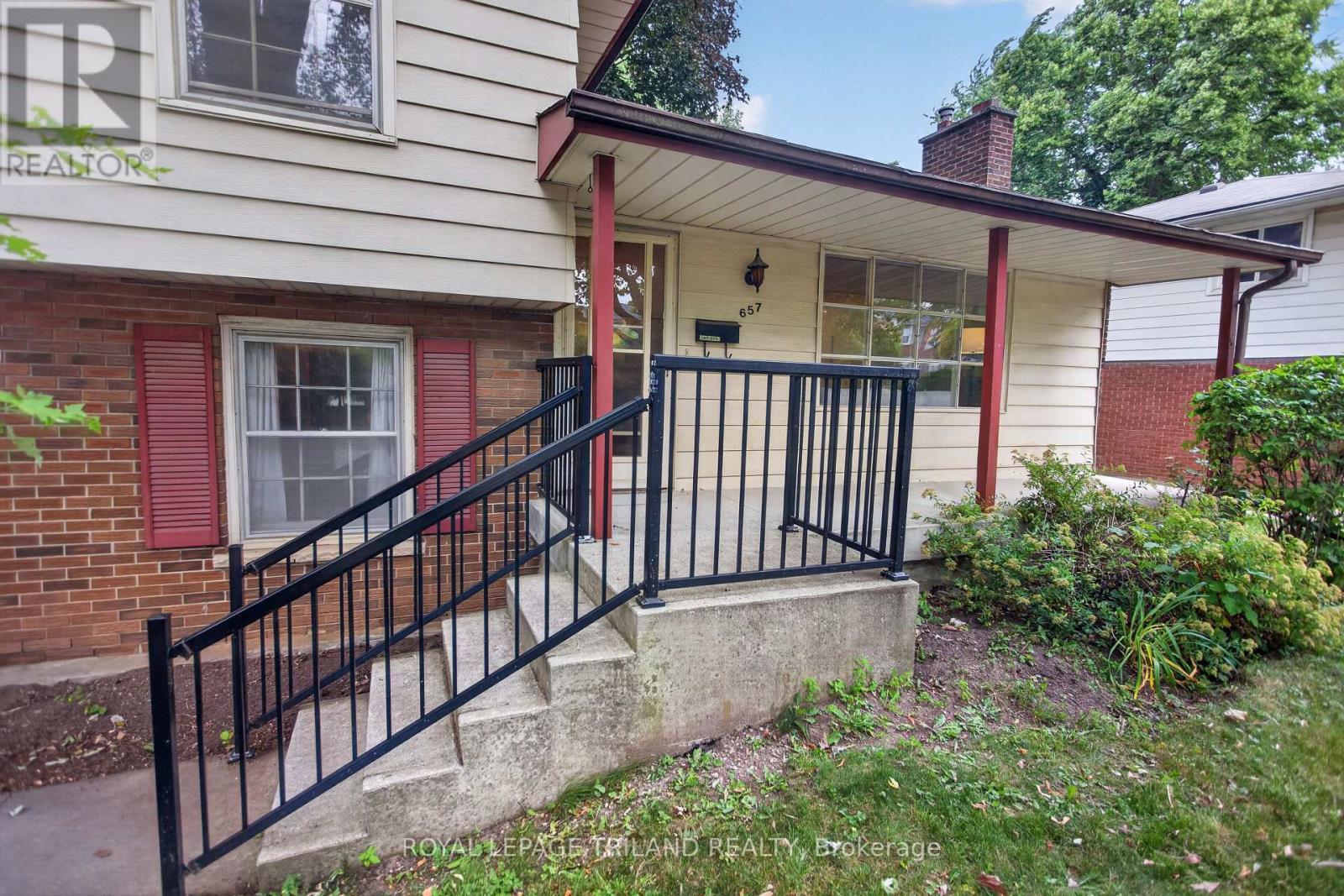 657 VISCOUNT ROAD