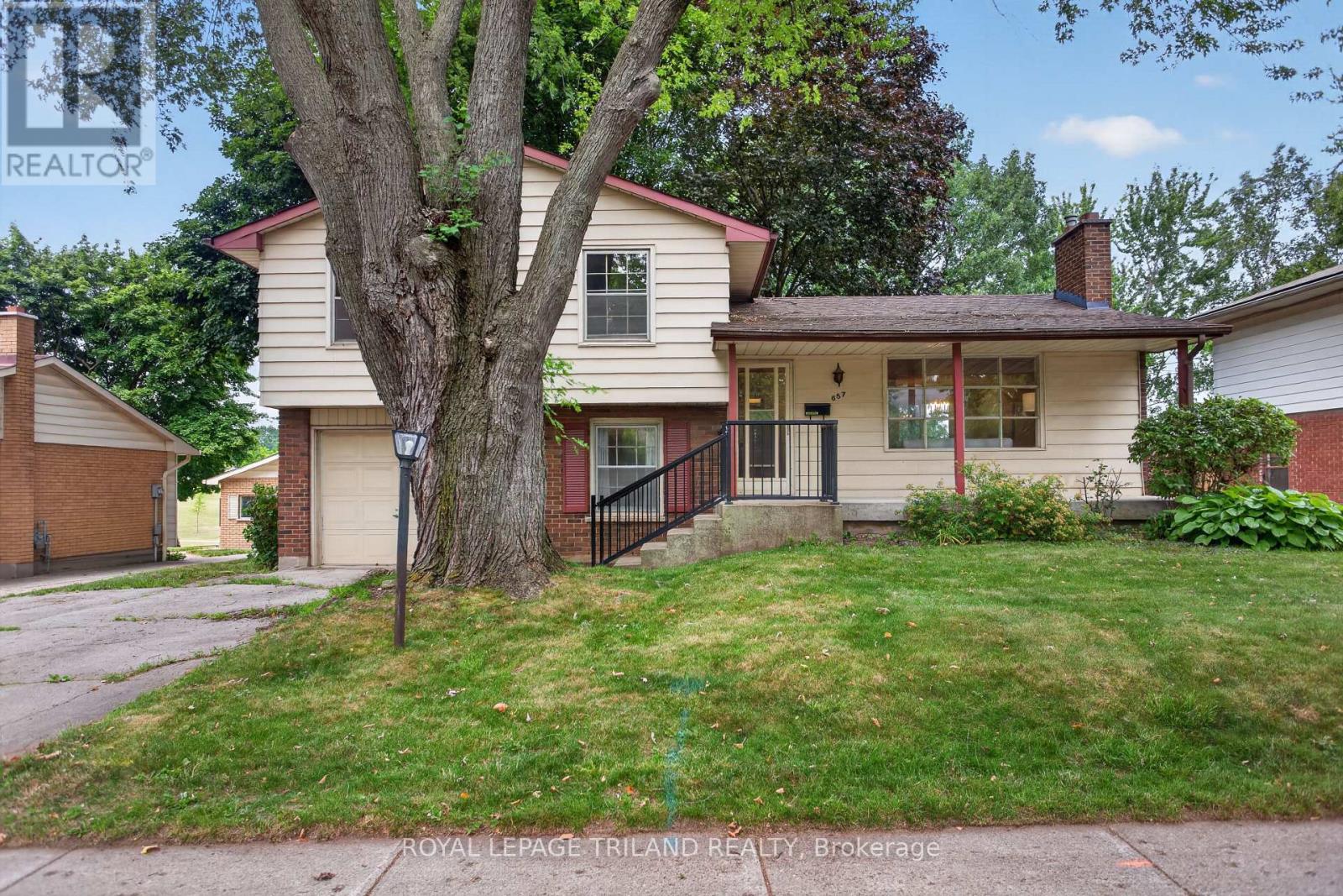 657 VISCOUNT ROAD