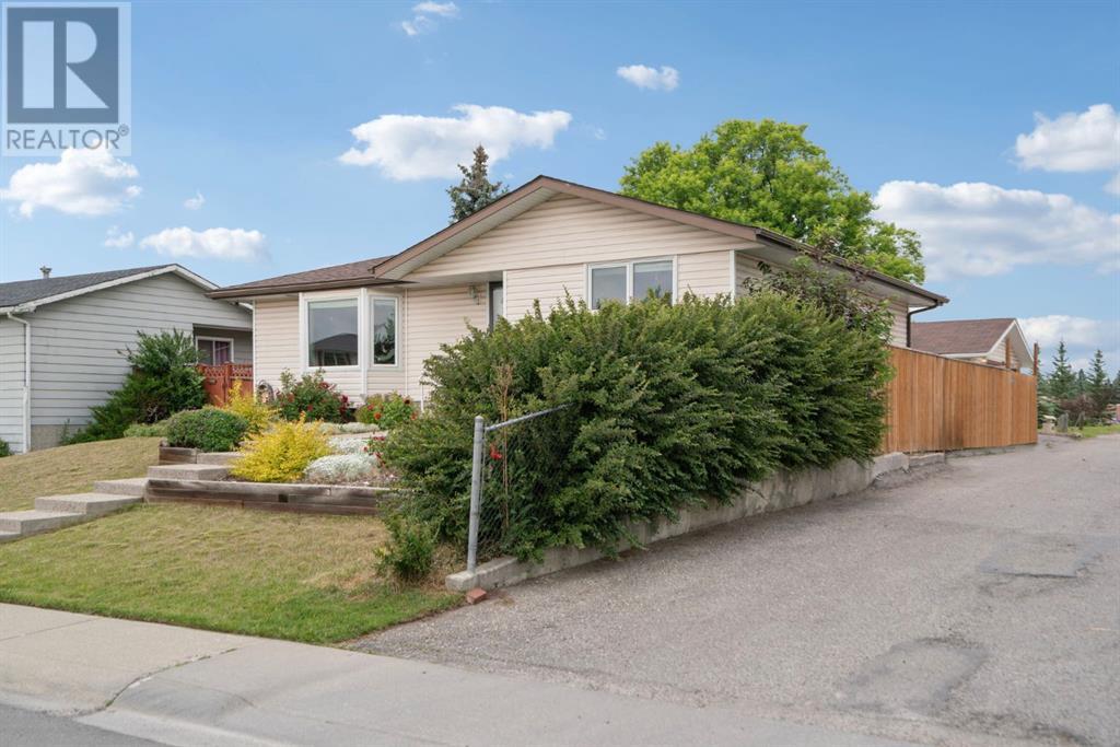 1808 111 Avenue SW