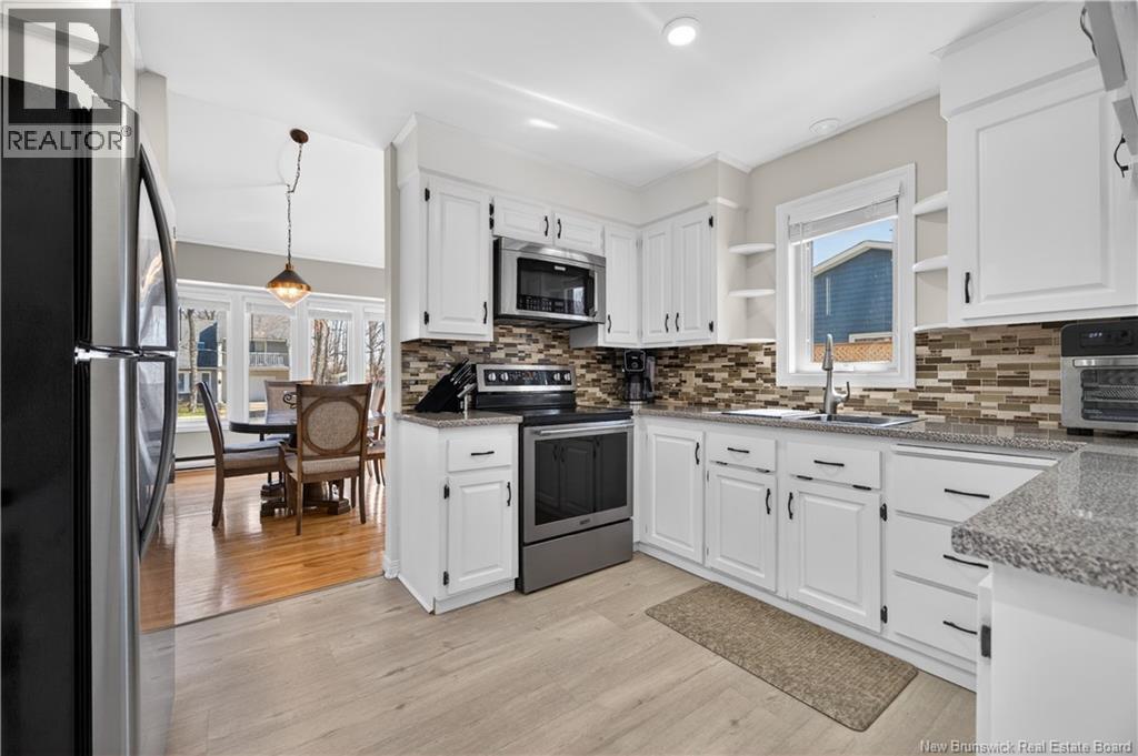 14 Redwood Drive