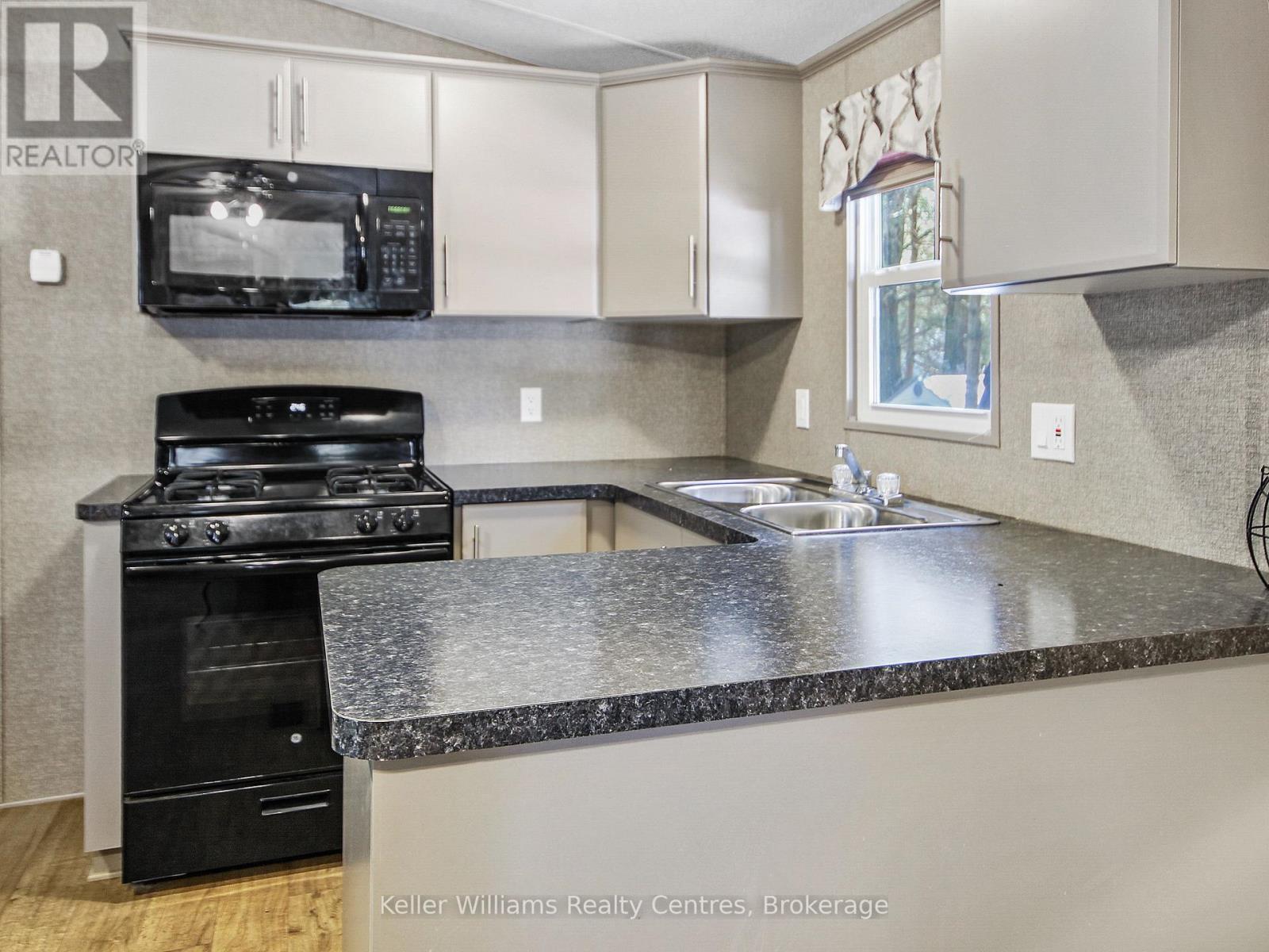 P27 - 13 SOUTHLINE AVENUE