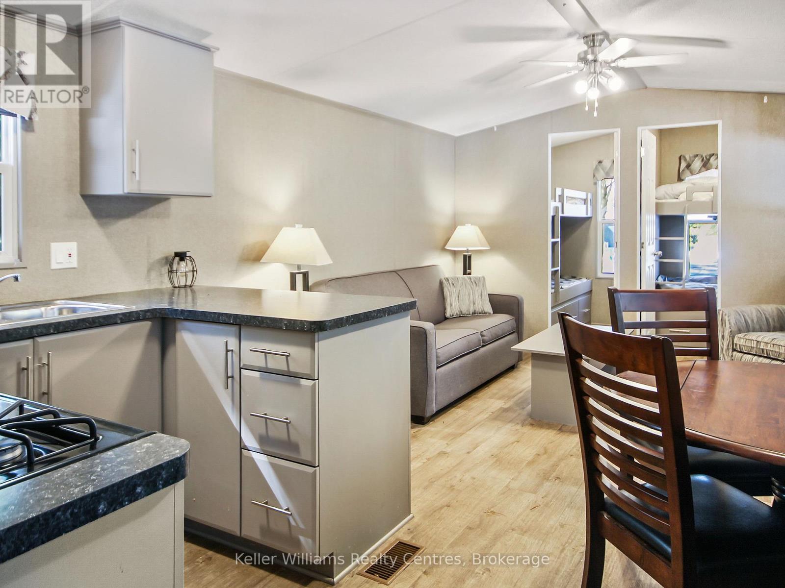 P27 - 13 SOUTHLINE AVENUE