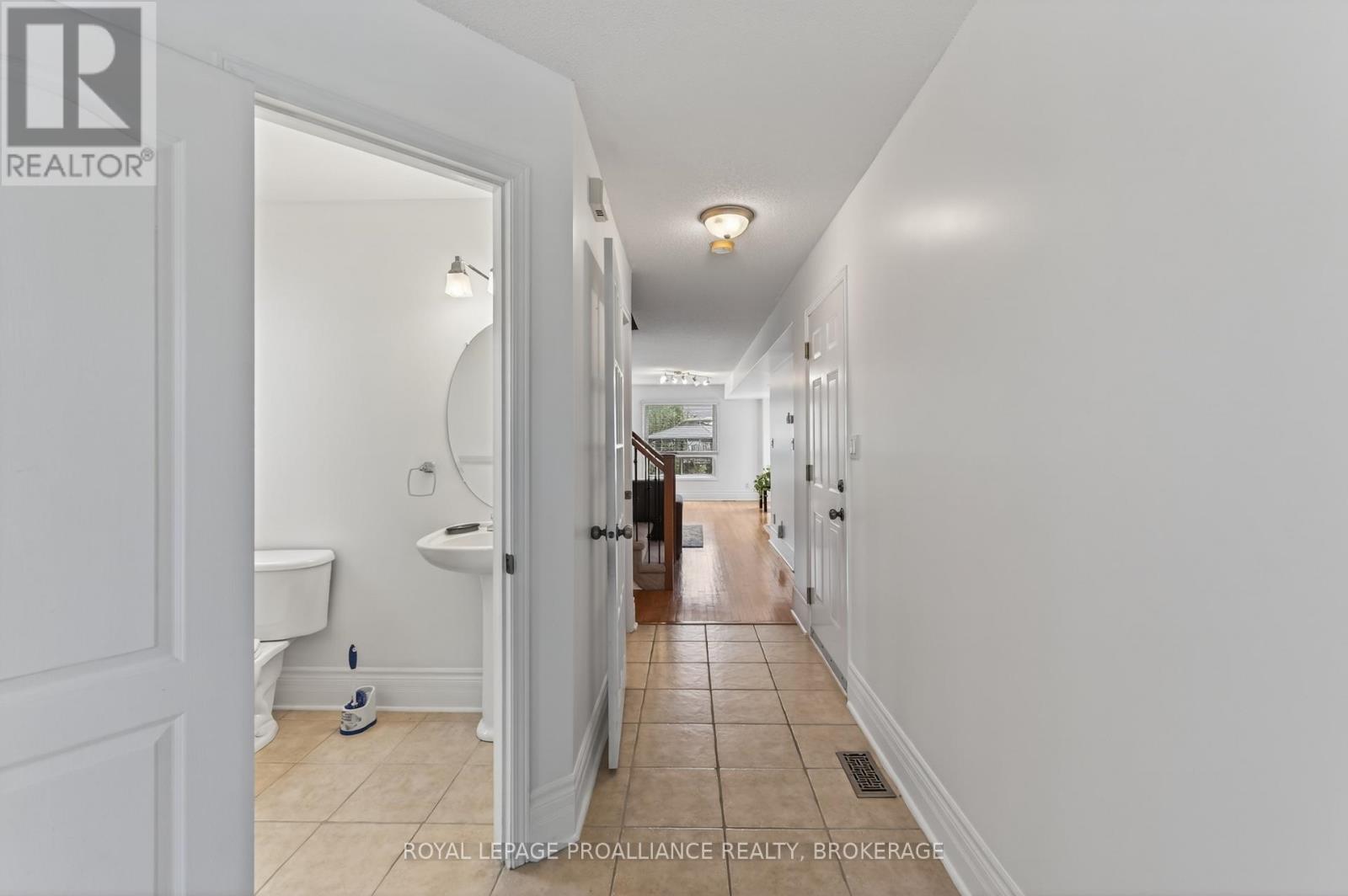 435 MAUREEN STREET