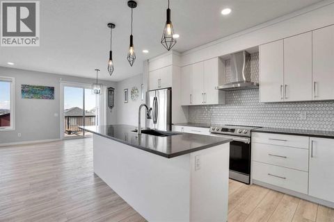 179 Lucas Heights NW Calgary AB T3P1X4