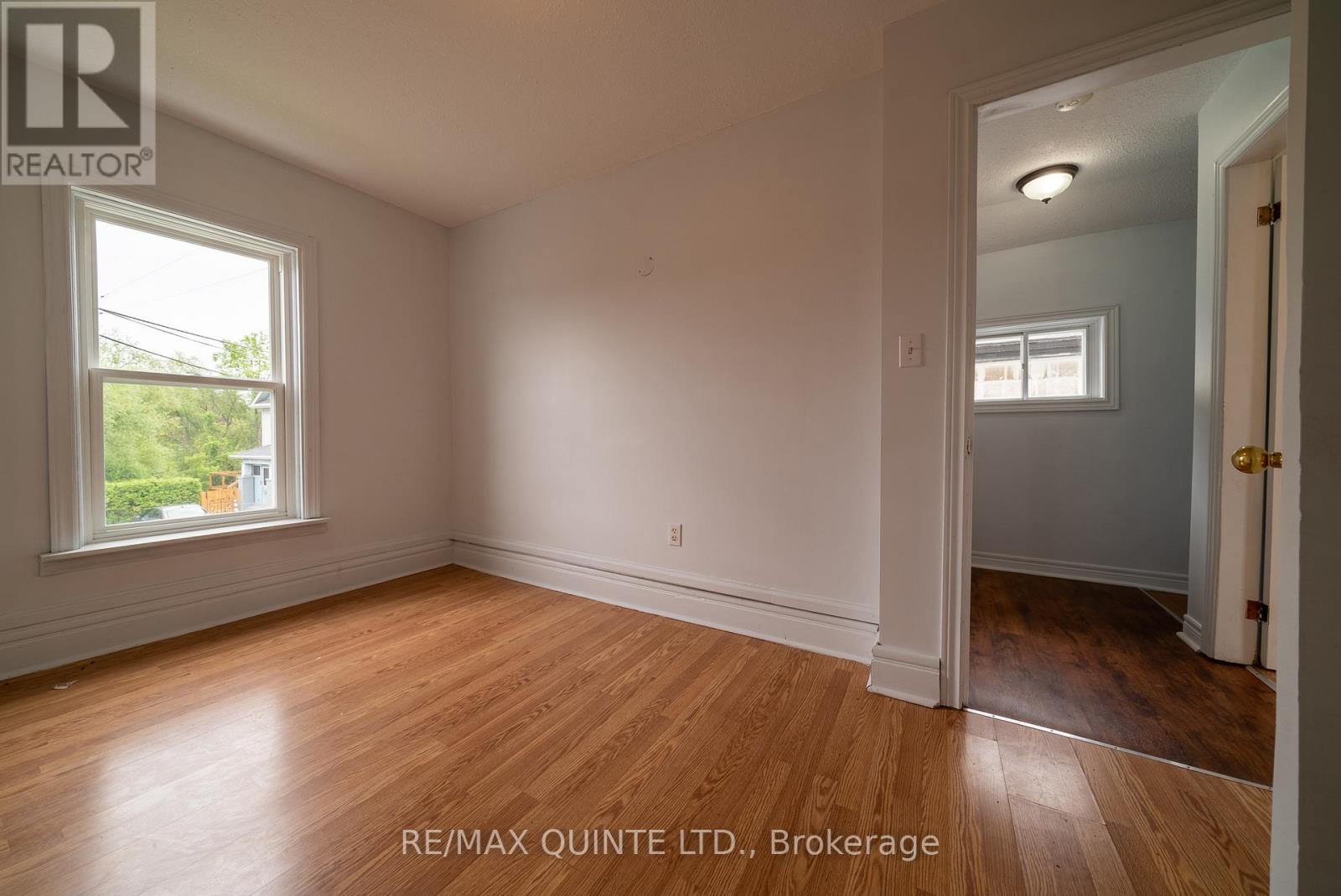 A - 82 MOIRA STREET E