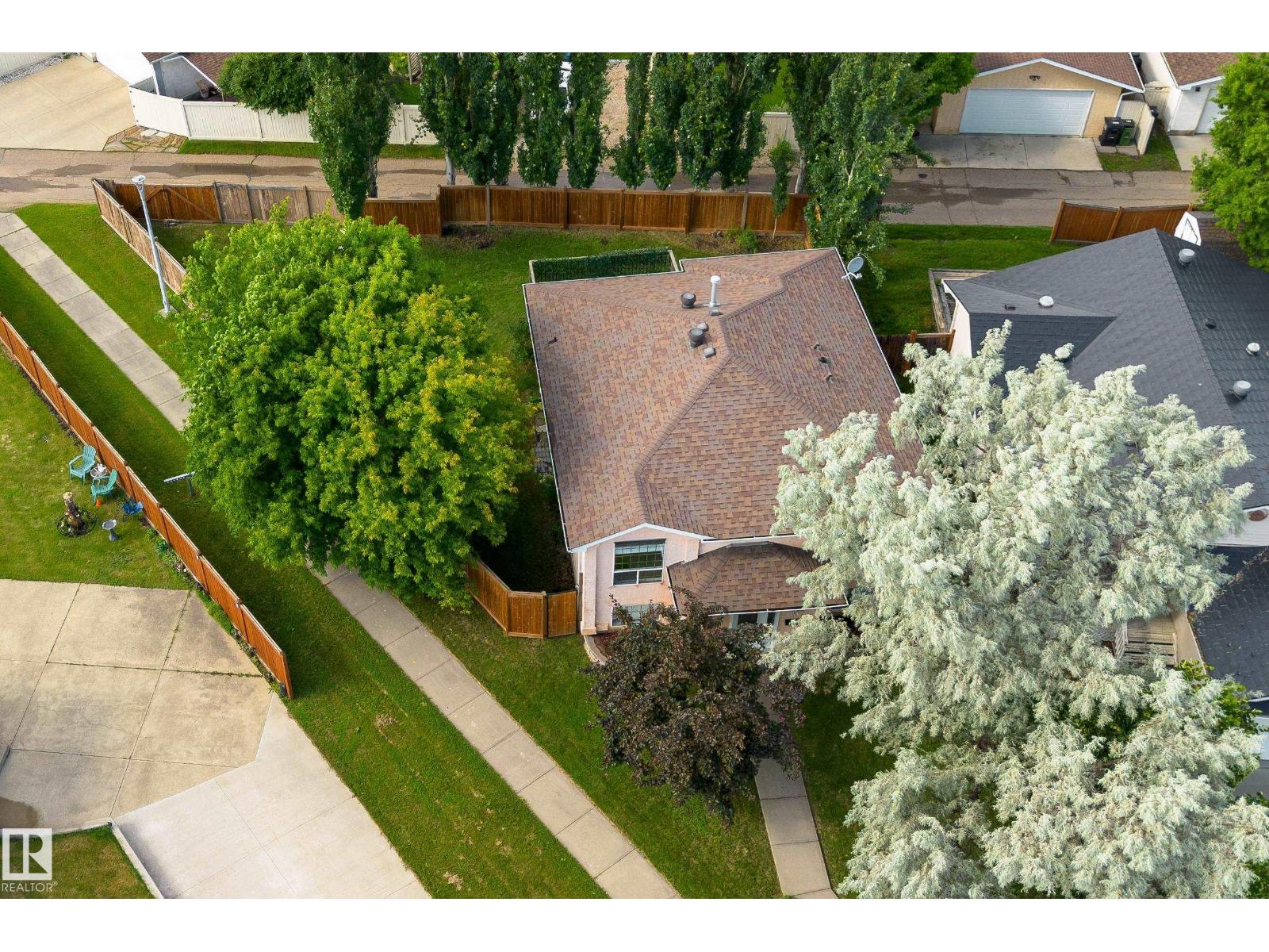 2216 134 AV NW