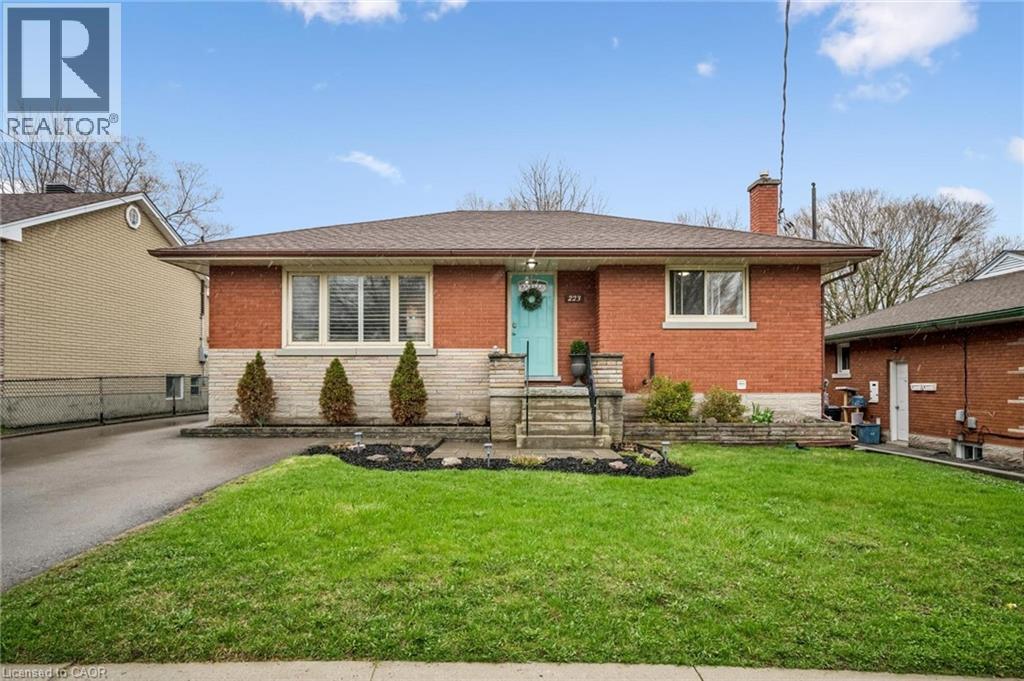 223 CONNAUGHT Street