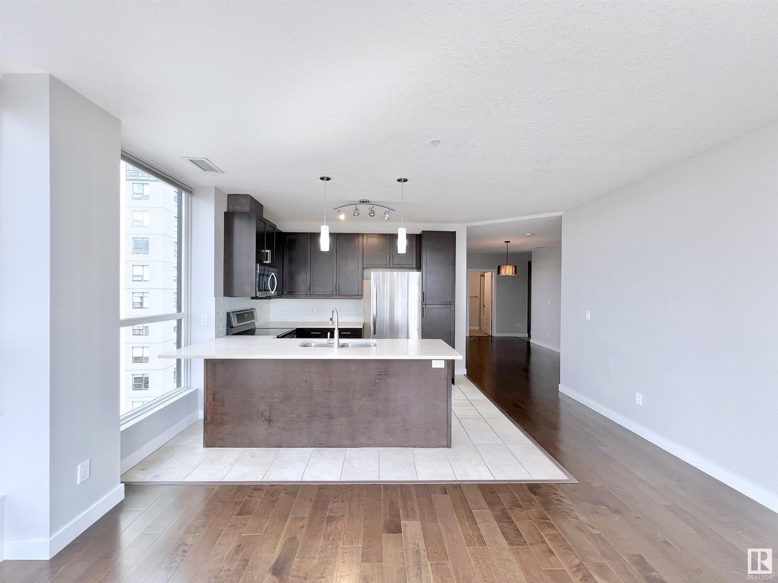 #616 5151 WINDERMERE BV SW