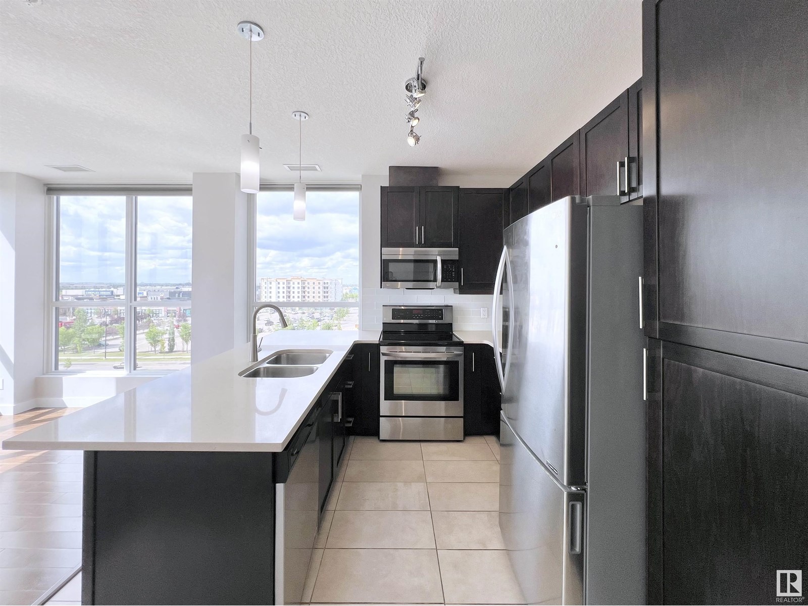 #616 5151 WINDERMERE BV SW