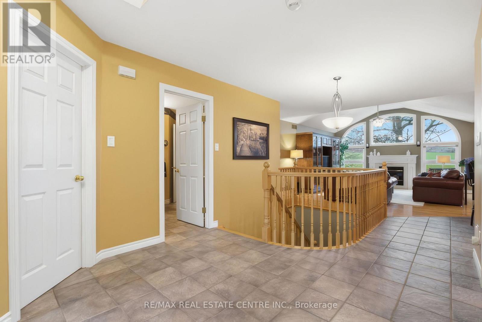 38 RHINE MEADOW ROAD