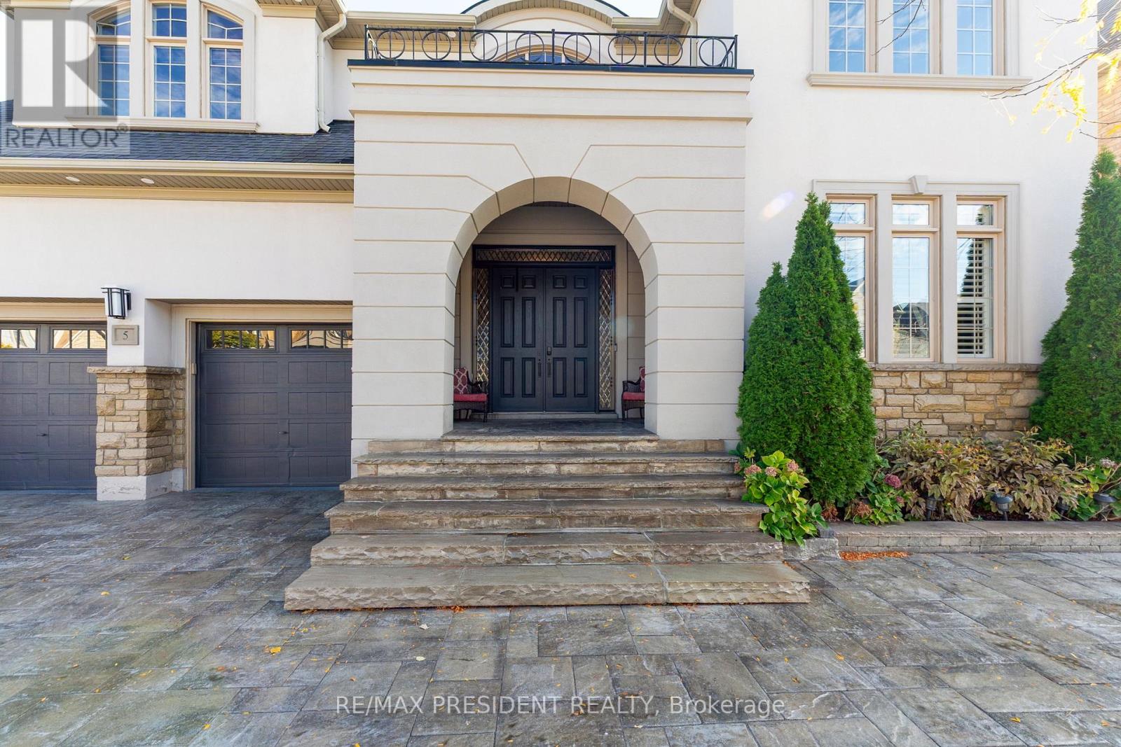 5 SEA CLIFF CRESCENT