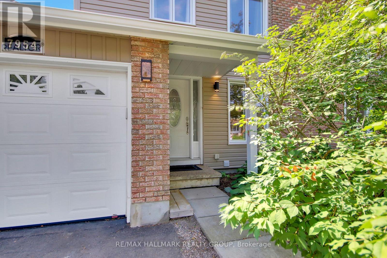 7954 DECARIE DRIVE