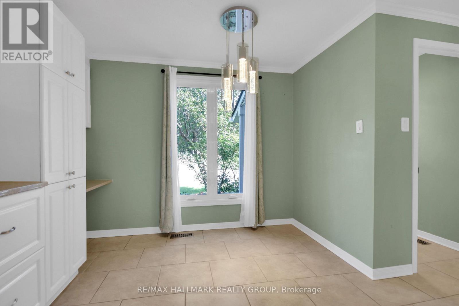 7954 DECARIE DRIVE