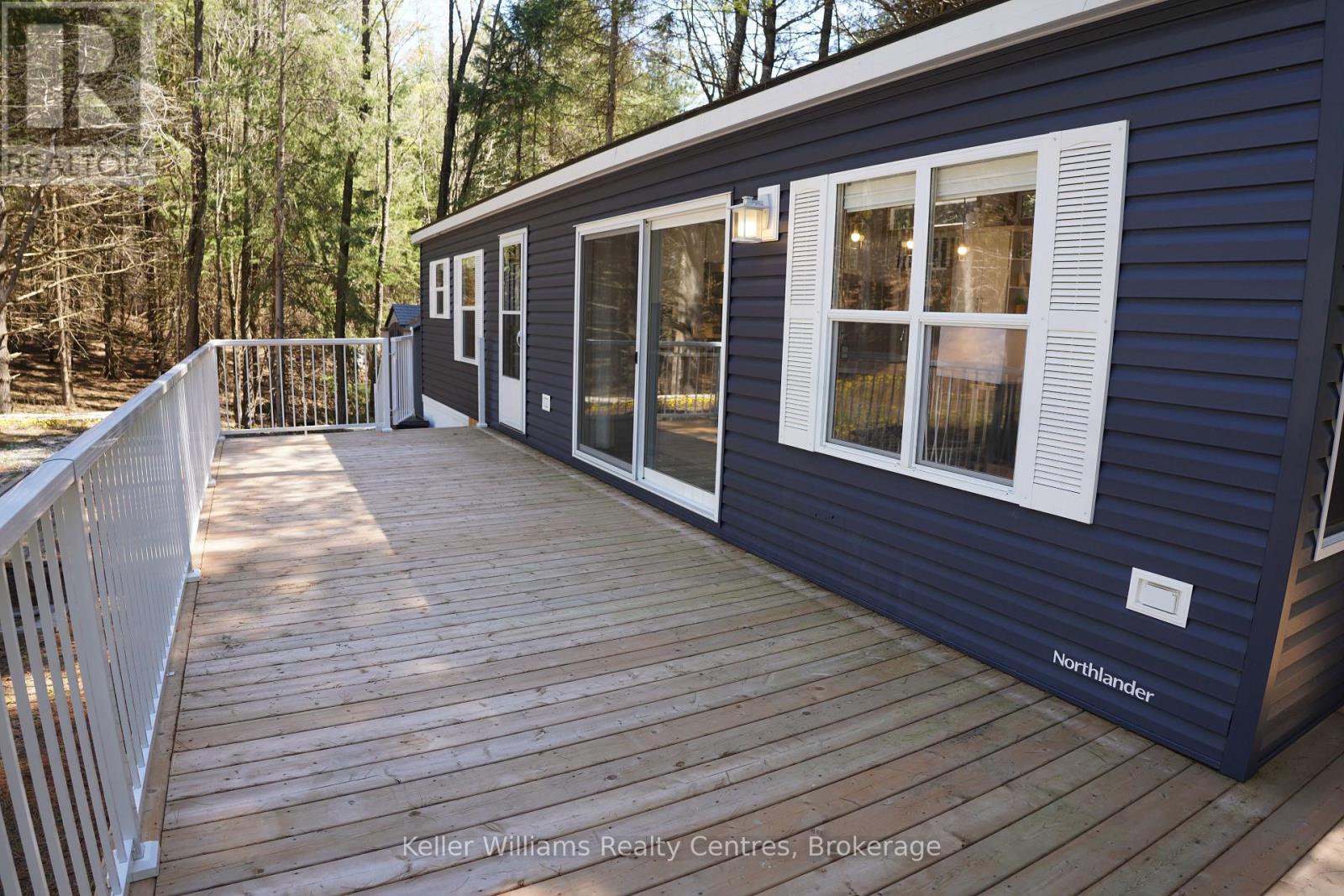 W16 - 13 SOUTHLINE AVENUE