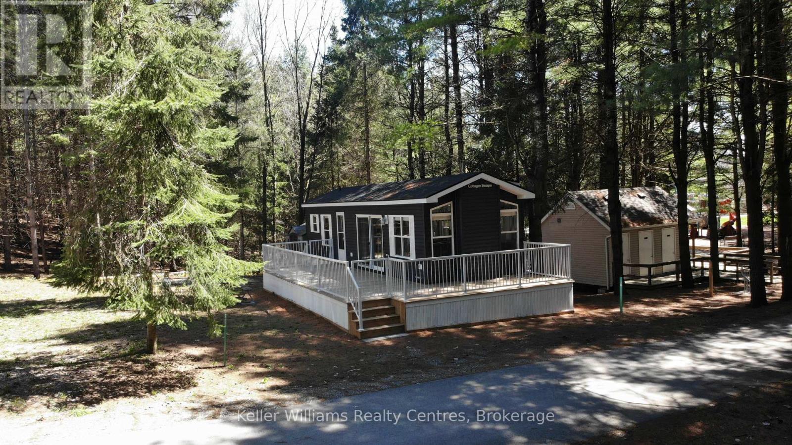 W16 - 13 SOUTHLINE AVENUE