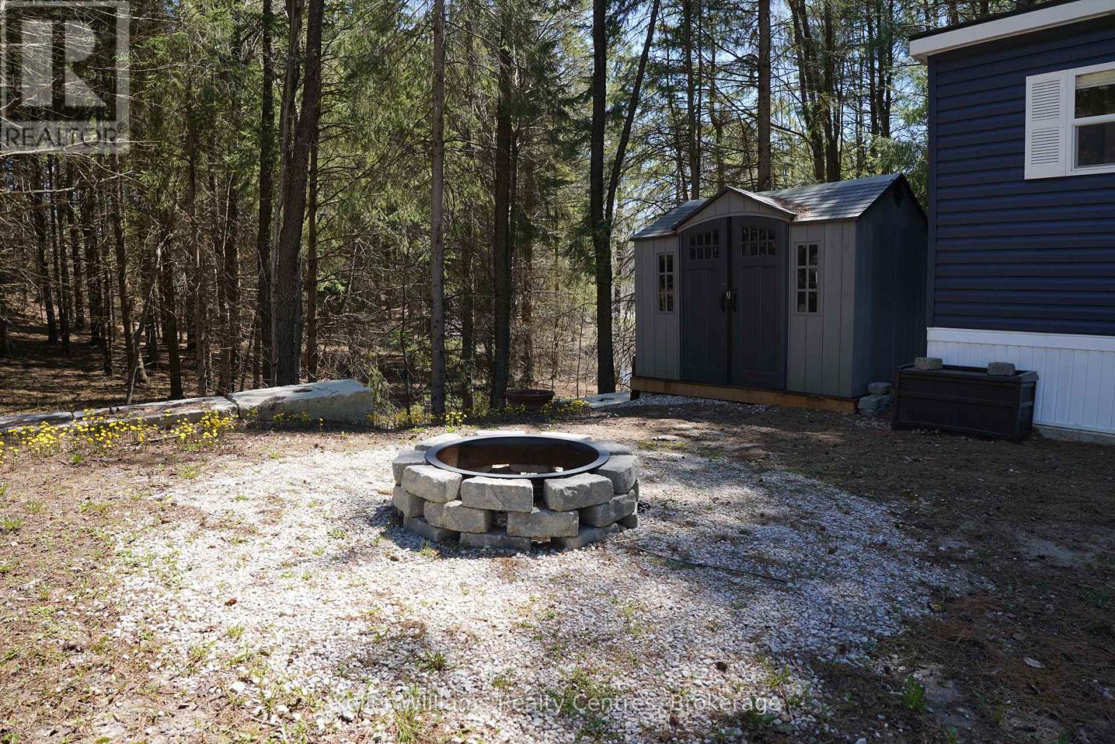 W16 - 13 SOUTHLINE AVENUE