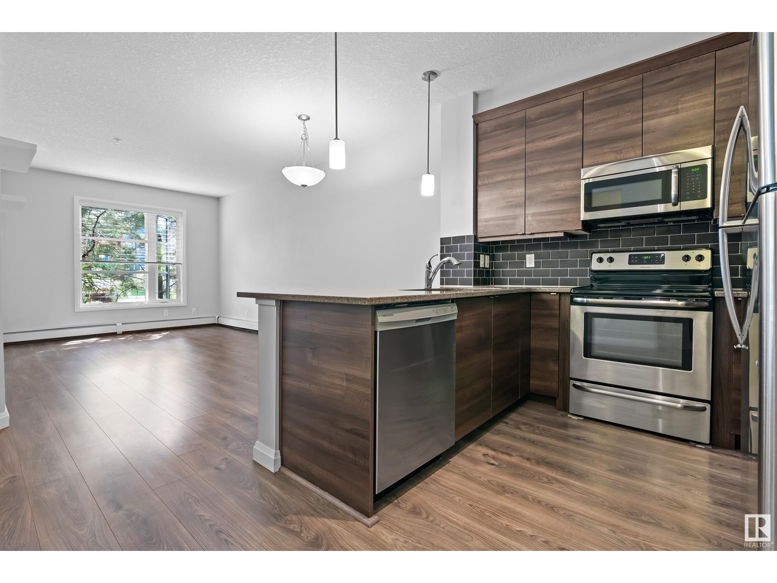 ##115 2588 Anderson WY SW