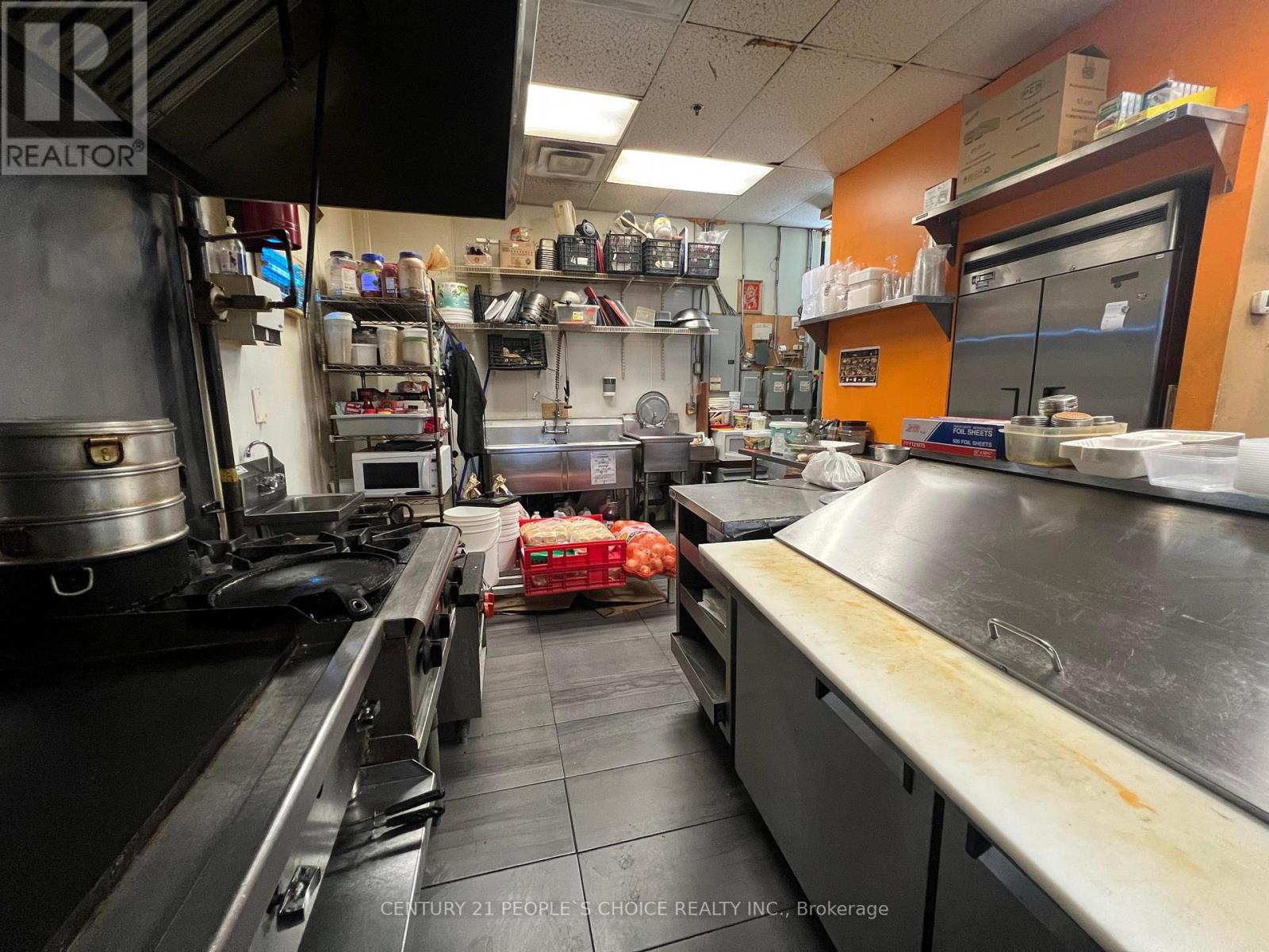 3 - 2030 ELLESMERE ROAD