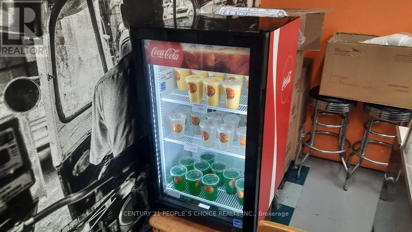 3 - 2030 ELLESMERE ROAD