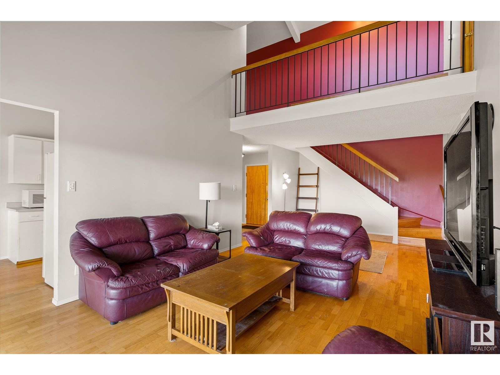 #408 4404 122 ST NW