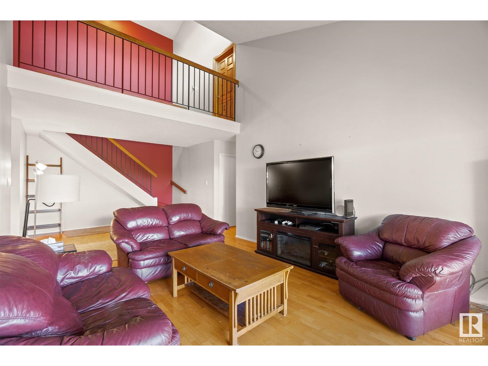 #408 4404 122 ST NW