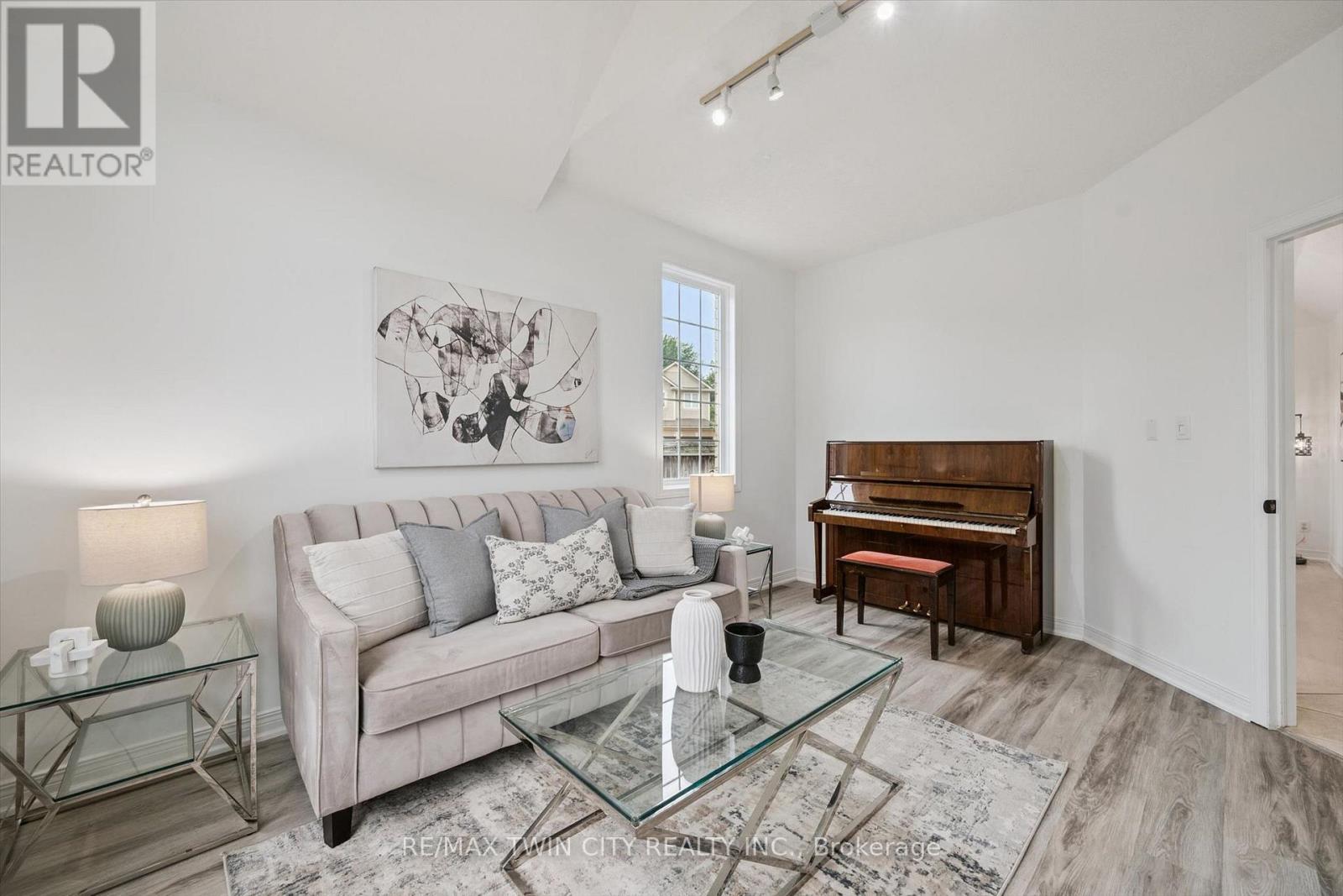 608 BLUENOSE CRESCENT