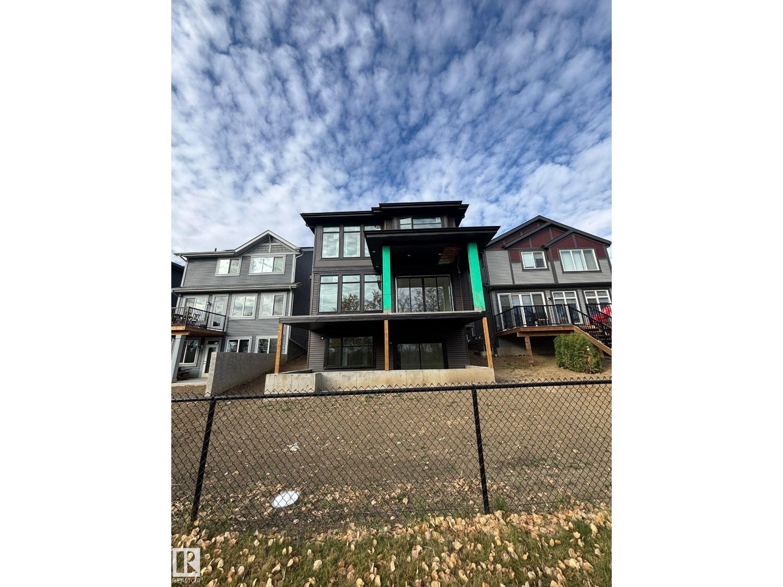 3083 158 ST SW