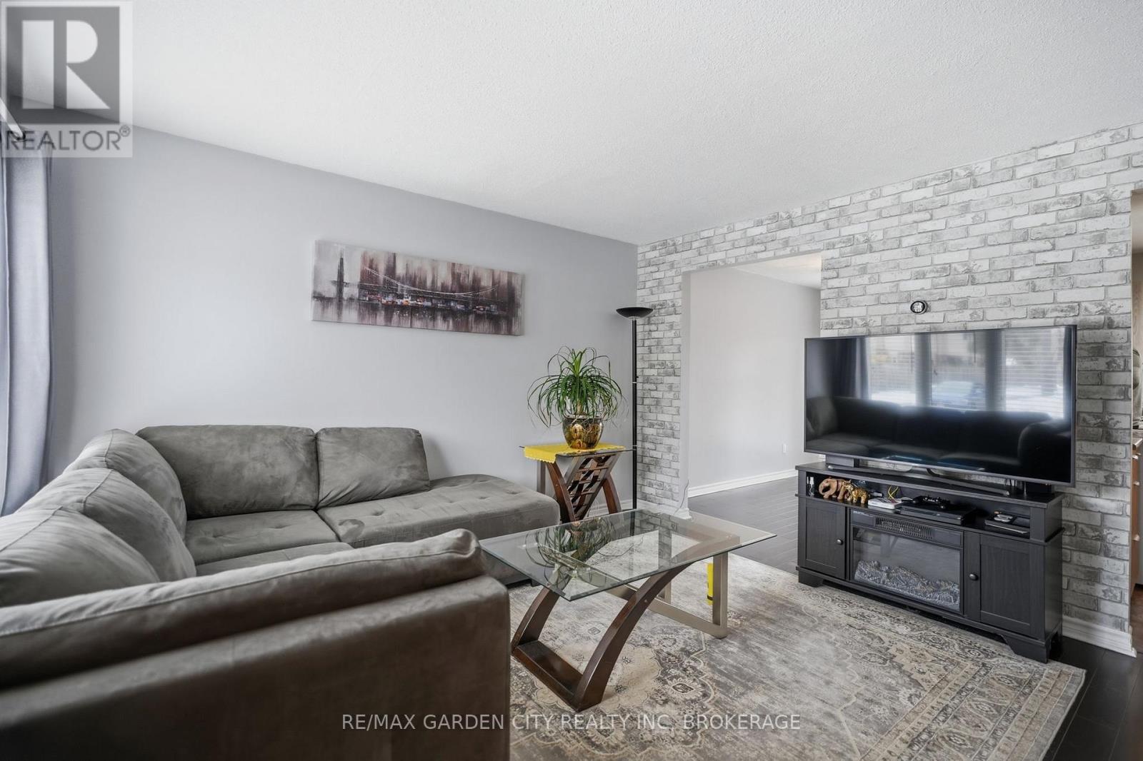 29 - 2 WEIDEN STREET